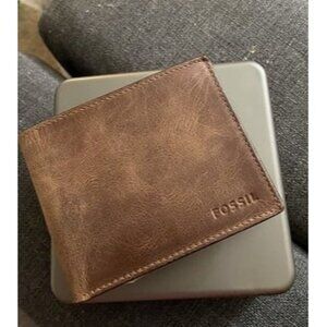 New Men's Derrick Leather RFID-Blocking Bifold with Flip ID Wallet, Brown